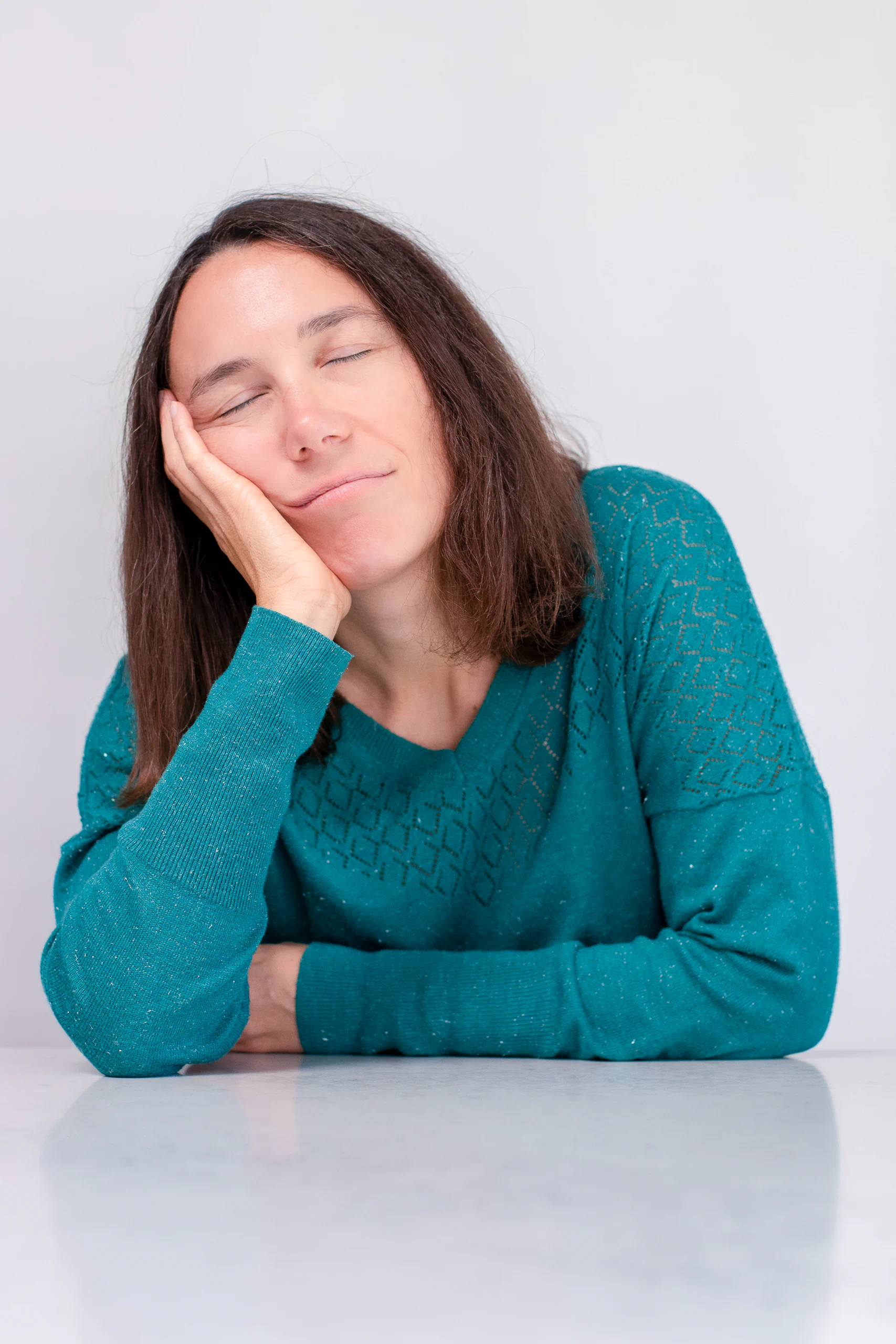 Portrait of a woman looking annoyed, cover image for free hypnosis audio “SOS – Bad Day”